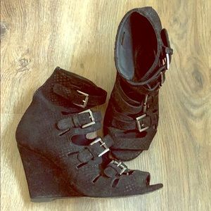 Very good condition Surface to air wedges